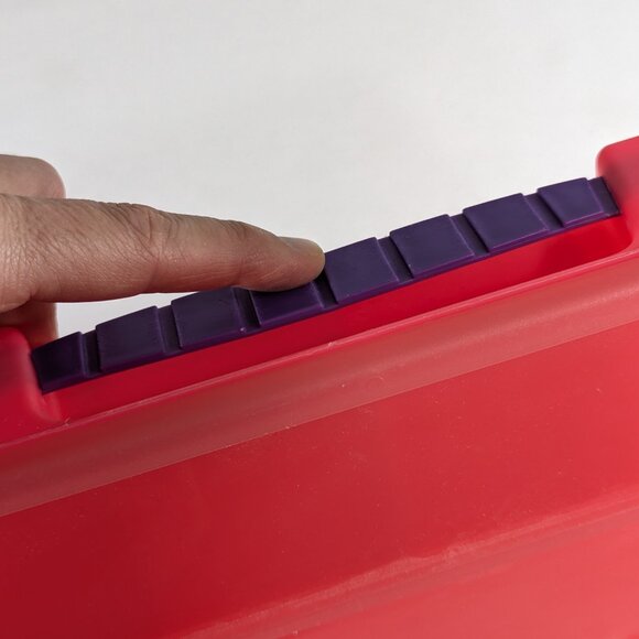 Hot pink plastic small parts organizer storage box, beads sorting craft storage - Picture 8 of 8